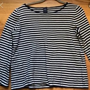 Gap sweater